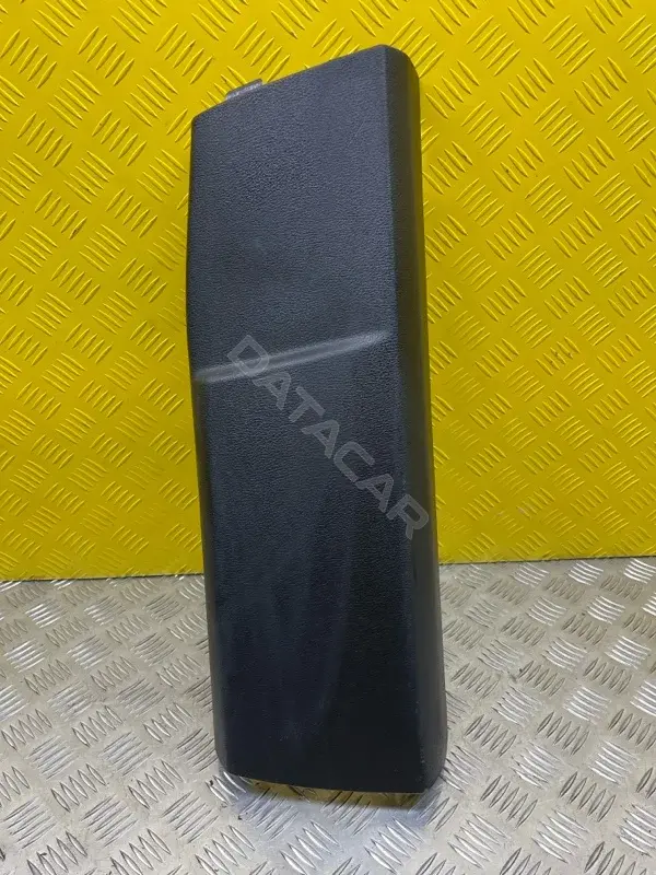 Обшивка стойки центральной 7129754