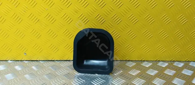 Пластик салона 04680536AA