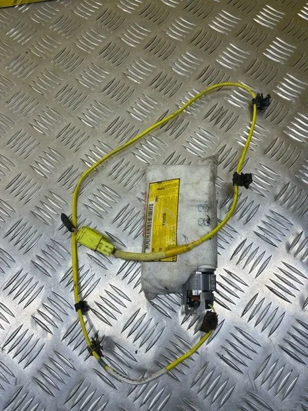 Подушка безопасности 1L0148313VR9