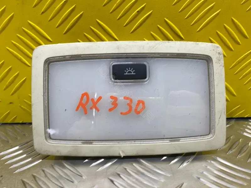 Плафон освещения салона 8136078010