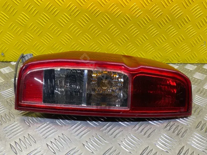 Задние фонари 26555EB38A