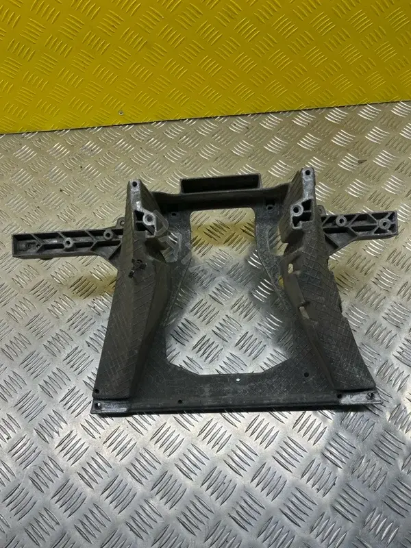 Кожух рулевой колонки 6G9NU04505