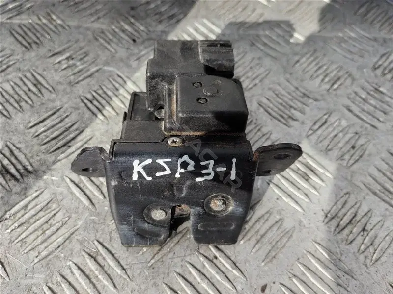 Замок крышки багажника 812303W000