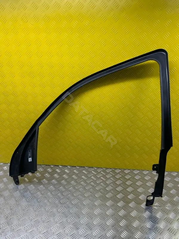Молдинг двери 5YK45TX7AG