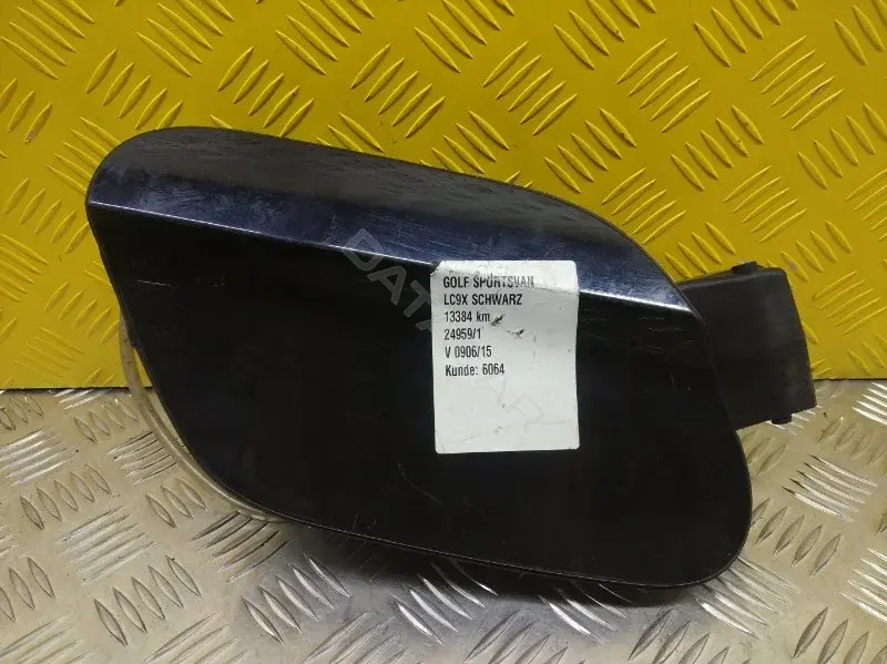 Крышка лючка топливного бака 55D901914
