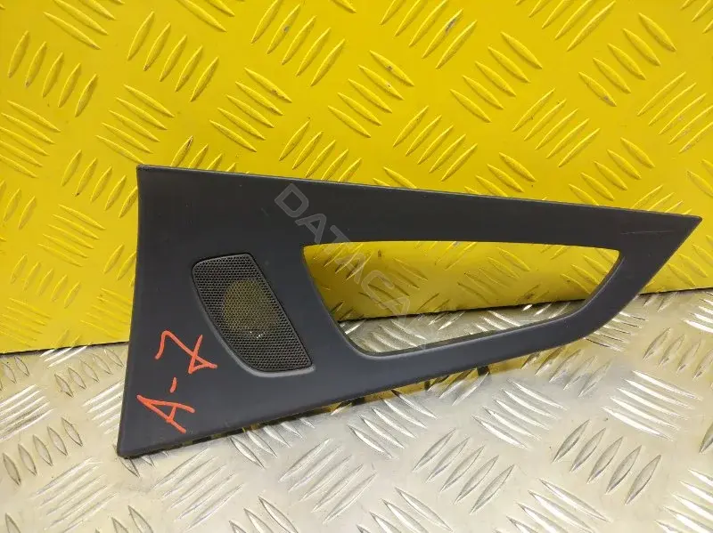 Накладка двери 4G8867420