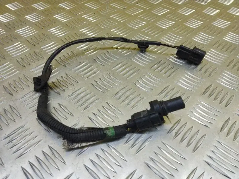 Датчик АБС MN102578