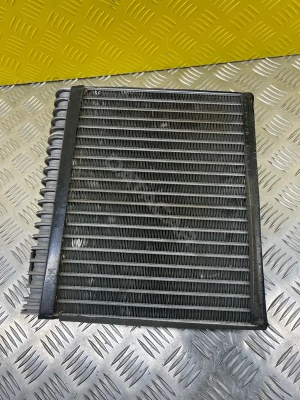 Испаритель кондиционера 7L0820102AA