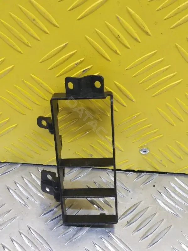 Пластик салона 68492EB300