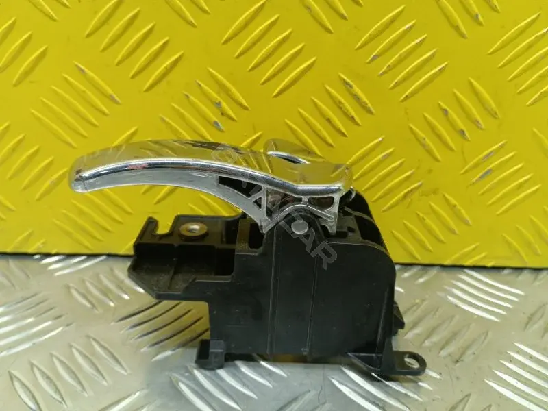 Ручка двери 80670EA500