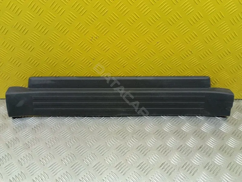 Накладка на порог 6791035010