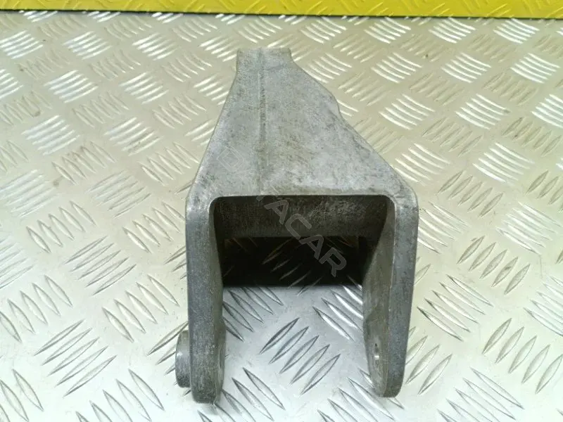 Кронштейн КПП 05085472AD