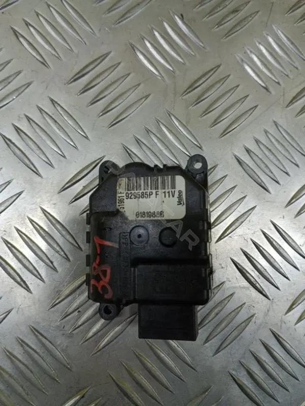 Мотор заслонки печки 68038198AA