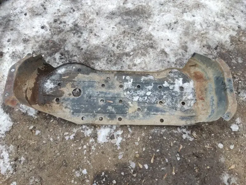 Защита топливного бака 1706A031