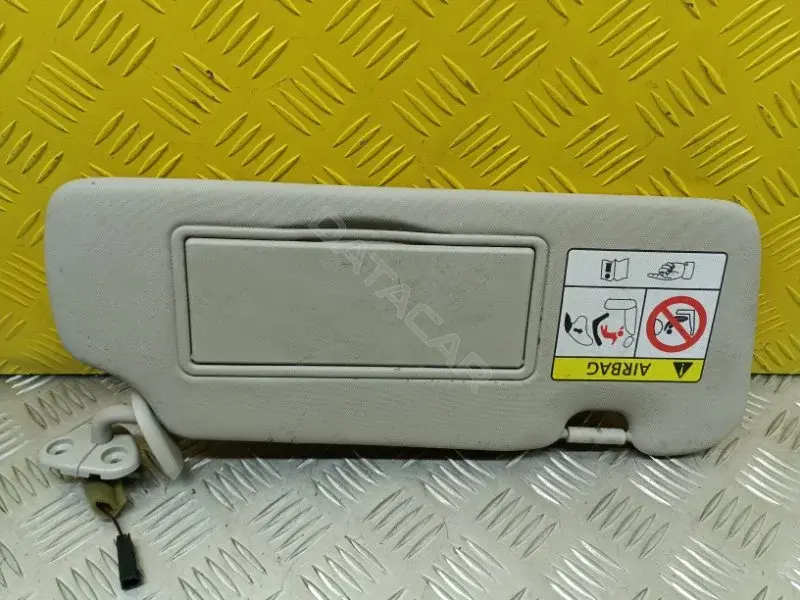 Козырек солнцезащитный 8204101XKQ00A