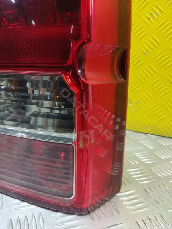 Задние фонари 26550EB30D