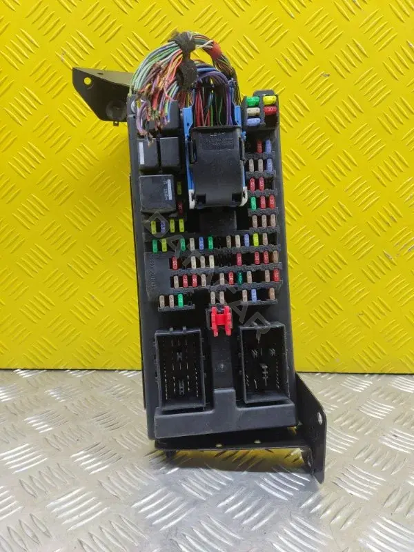 Блок предохранителей AH2214F041BG