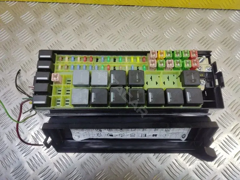 Блок предохранителей AH3214290APB