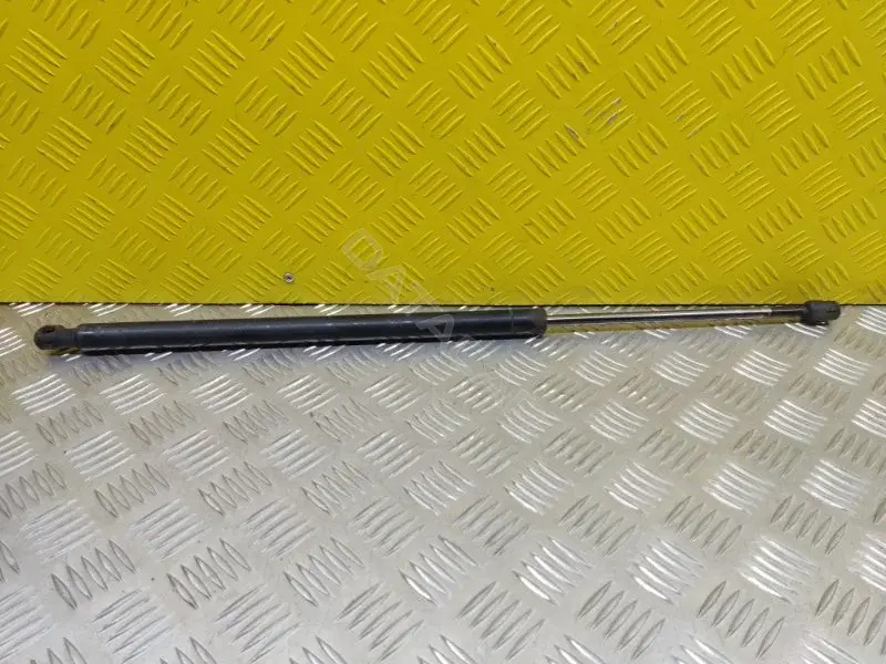 Амортизатор крышки багажника, капота, заднего стекла BHE790060