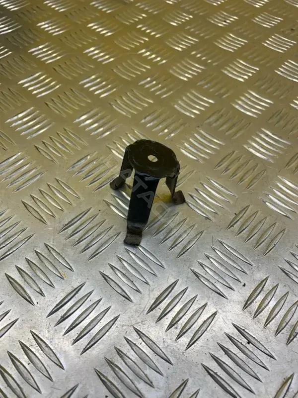 Крючок крепежный 755C61CA0A