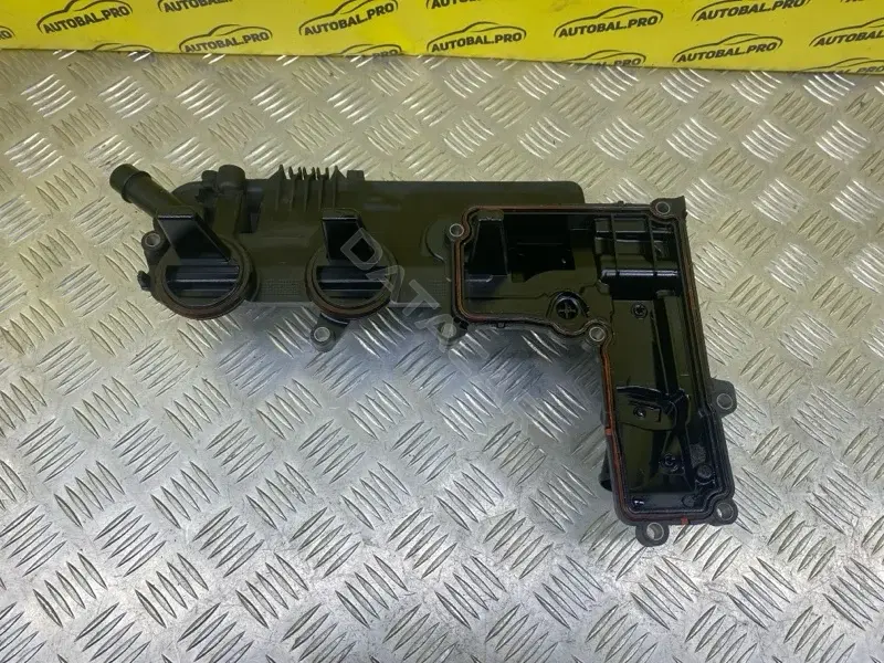 Крышка клапанная LR022304