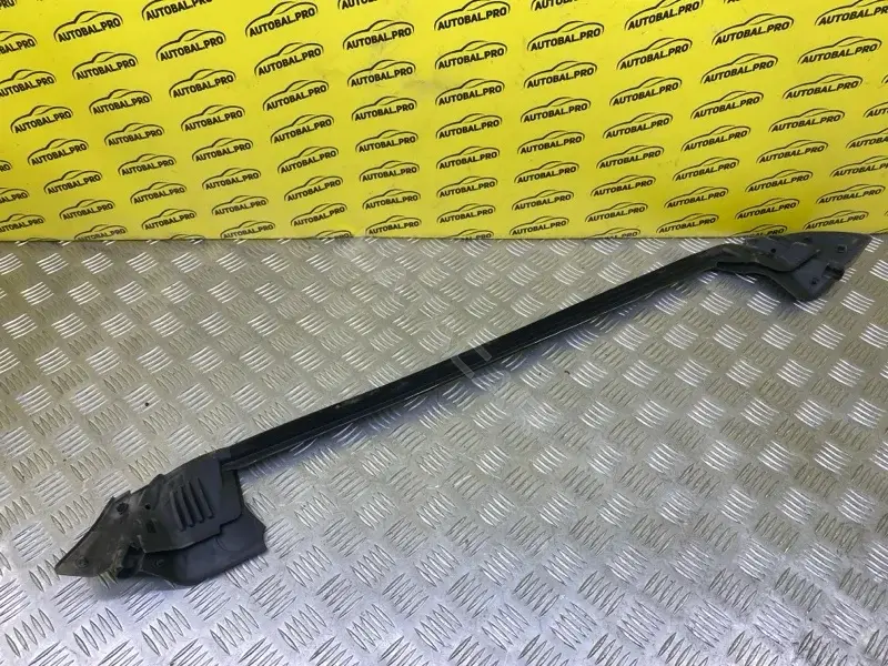 Молдинг стекла 8892910301