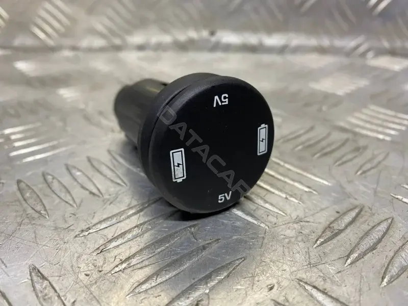 Разъем AUX / USB FK7219010AB