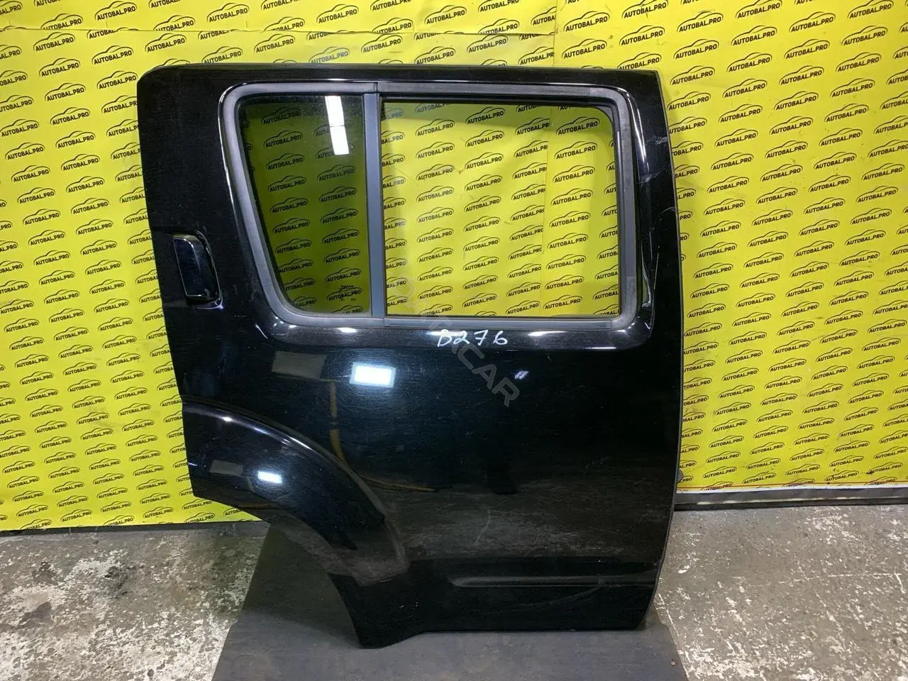 Дверь 82152EB330