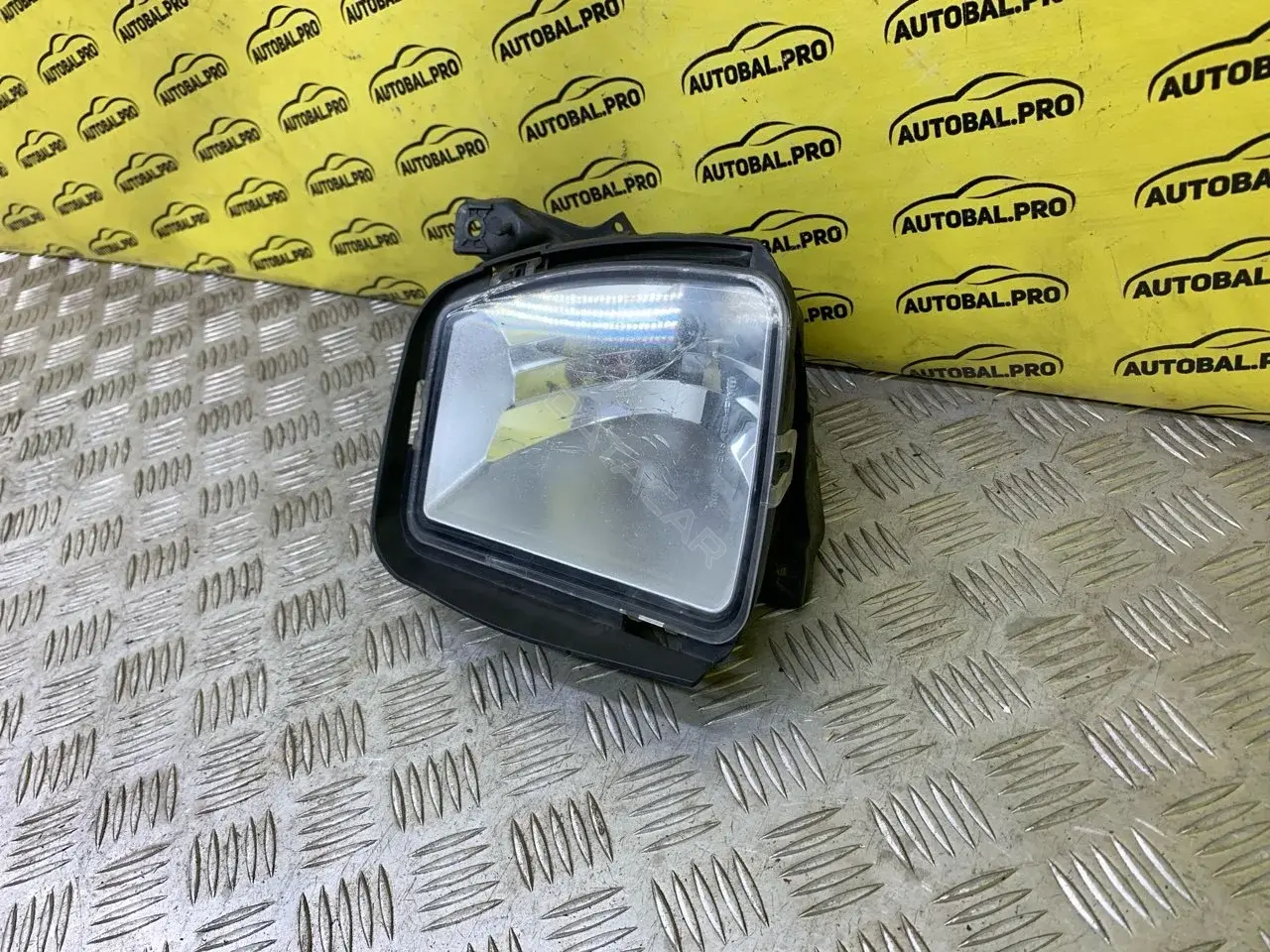 Противотуманные фары 68104820AF