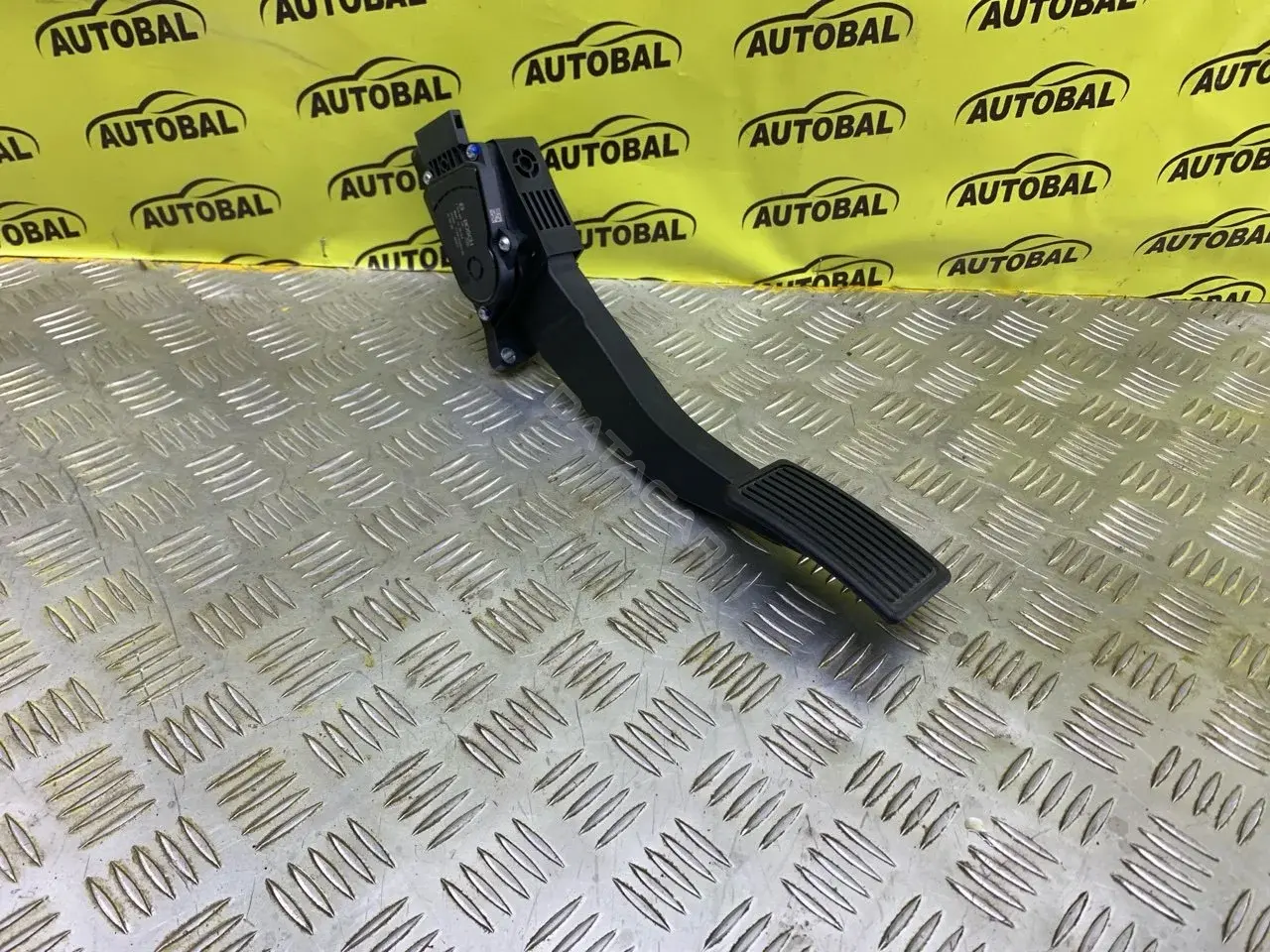Педаль газа 1108100AKZ16A