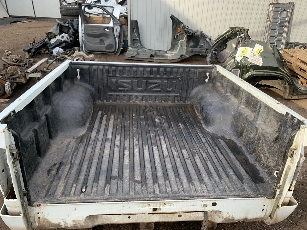 Вкладыш в кузов пикапа 6710A327