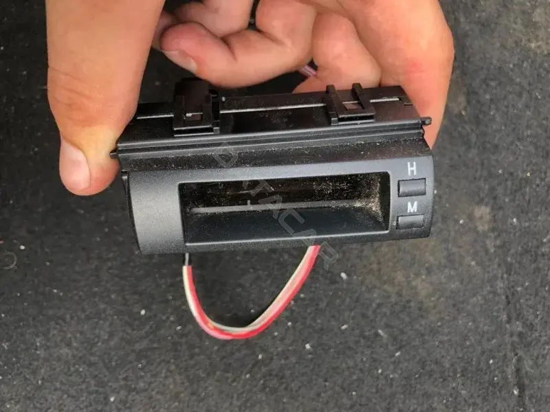 Часы 8391047040