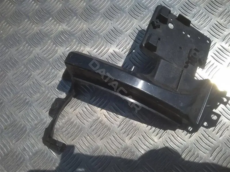 Кронштейн-направляющая бампера EJ3217A150A