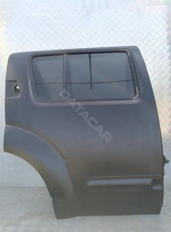Стекло двери 82262EB33A
