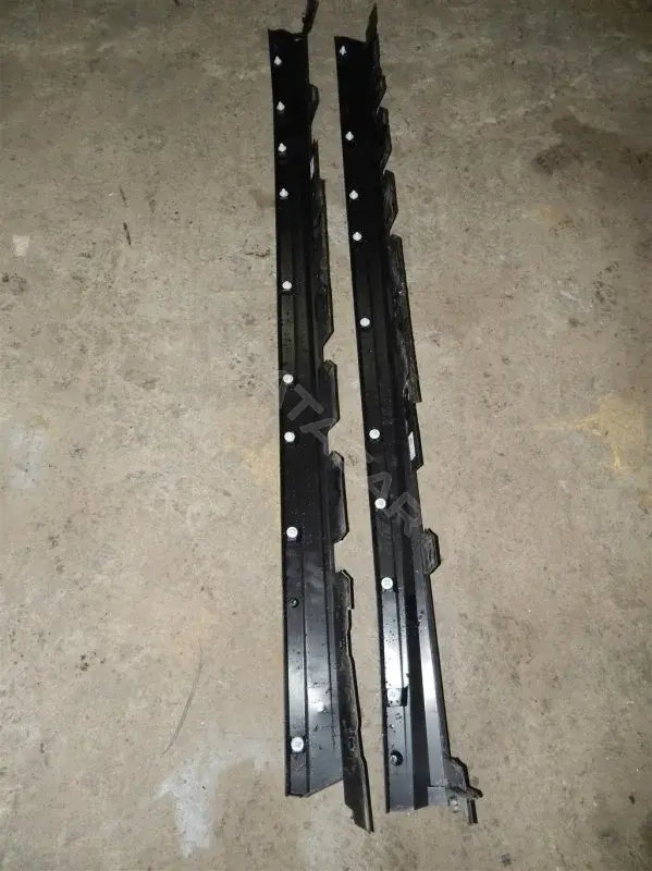 Накладка на порог 7585042080