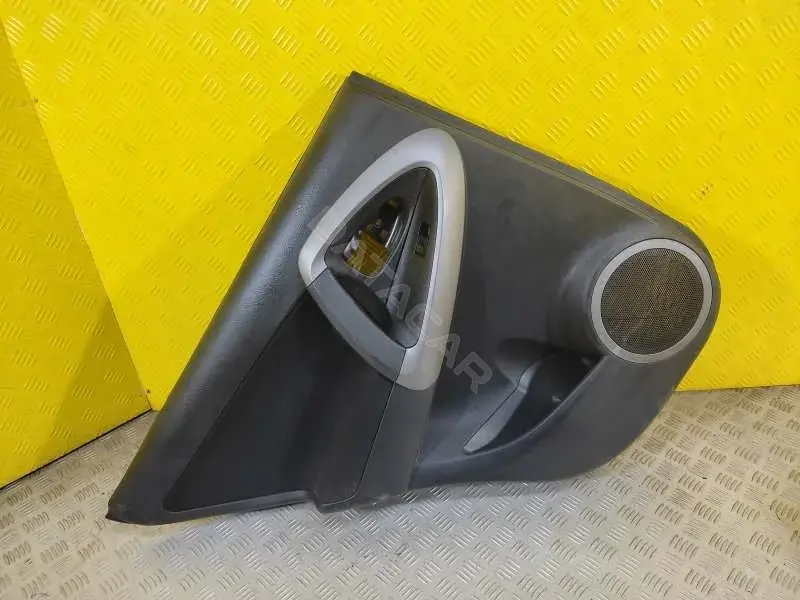 Обшивка двери 6764042330B6