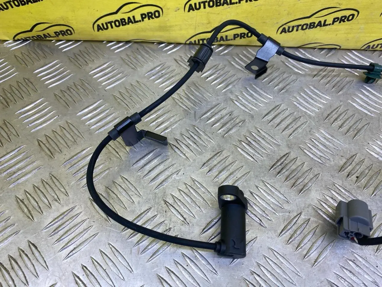 Датчик АБС MN102578