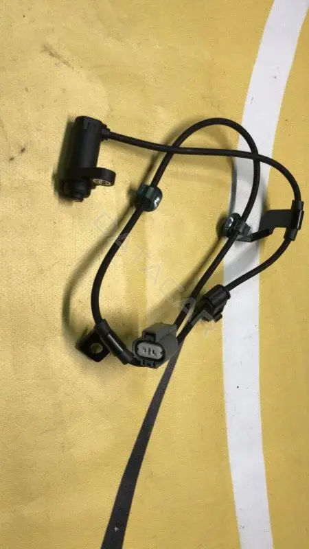 Датчик АБС MN102578