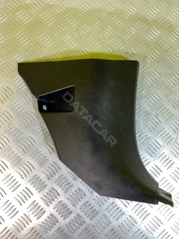 Накладка на порог 62111KK010