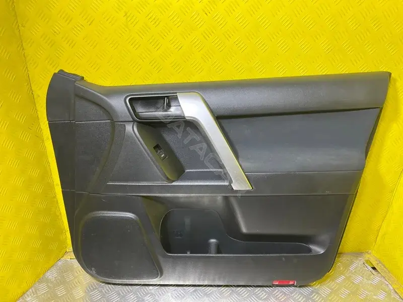Обшивка двери 676106A660C1