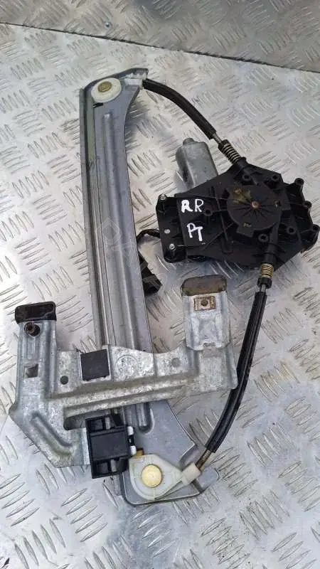 Стеклоподъемник 04724558AE