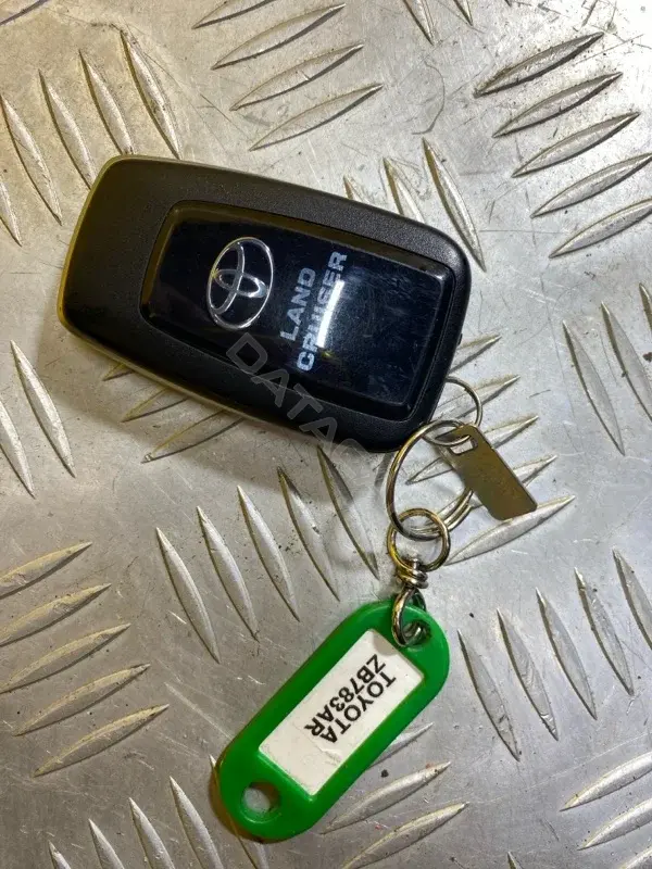 Ключ зажигания 8990460V80
