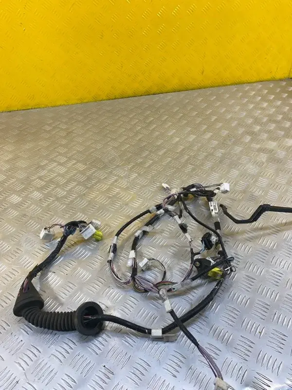 Проводка двери KK820C02