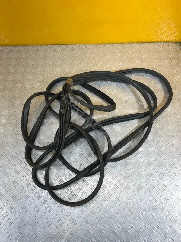 Уплотнитель двери 174650