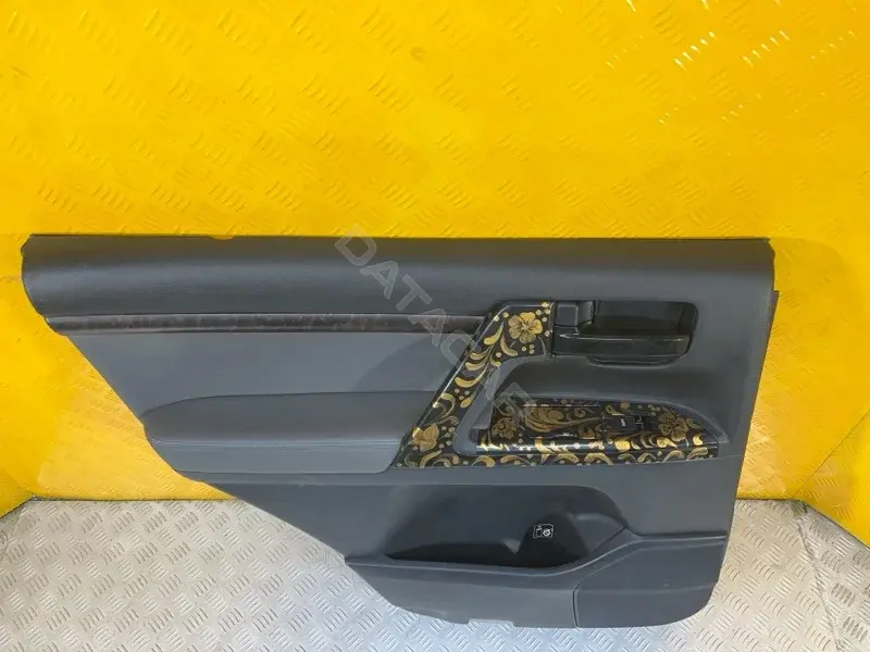 Обшивка двери 6764060B50C0