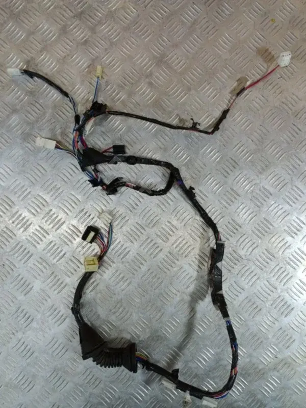 Проводка двери 82151OKE10G
