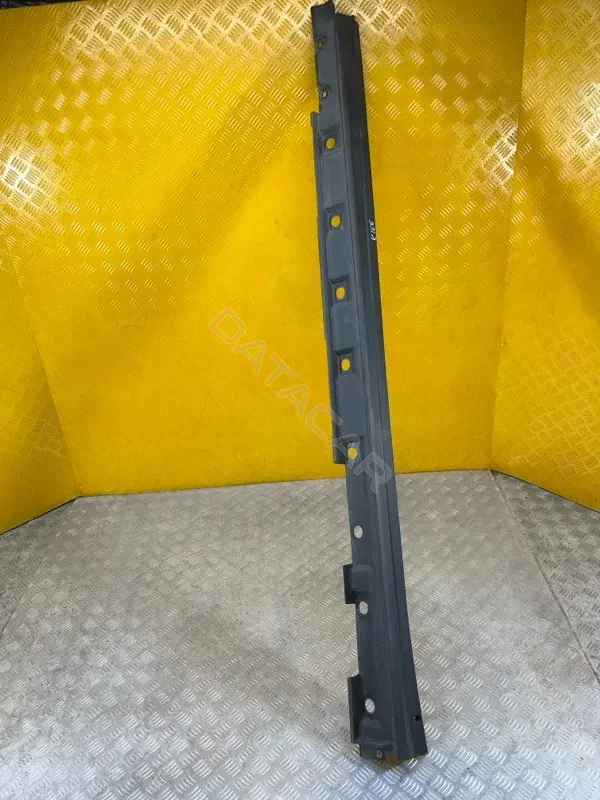 Накладка на порог 7586042030
