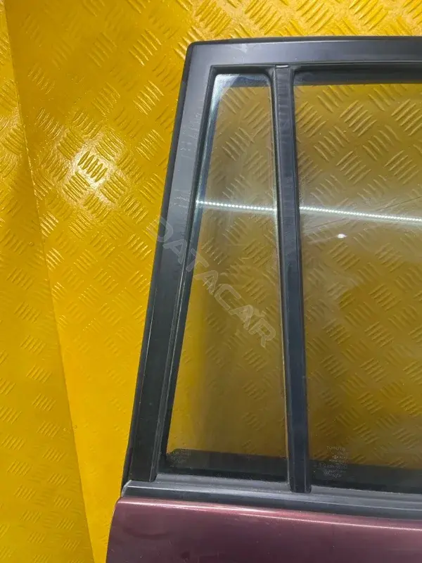 Стекло двери 6812360231