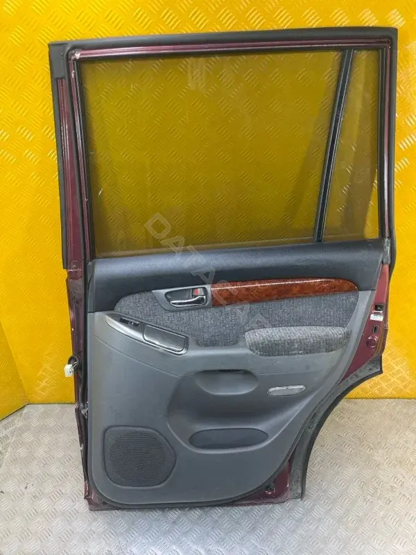 Обшивка двери 6763060750B0