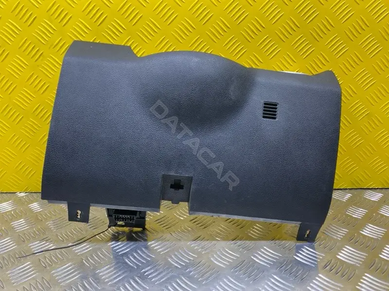 Пластик подрулевой 1UM301X9AD